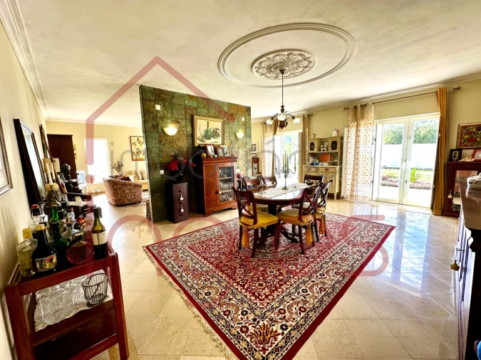 Moradia T4 para Venda em Almoster Foto 4