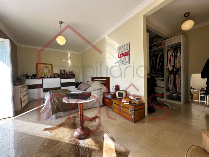 Moradia T4 para Venda em Almoster Foto 28