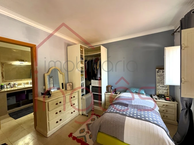 Moradia T4 para Venda em Almoster Foto 33