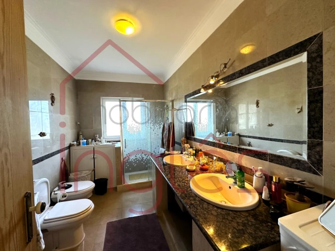 Moradia T4 para Venda em Almoster Foto 36