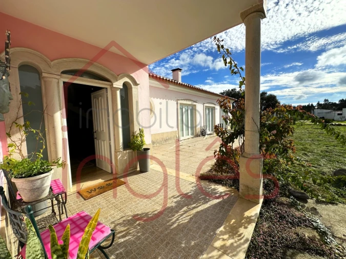 Moradia T4 para Venda em Almoster Foto 38