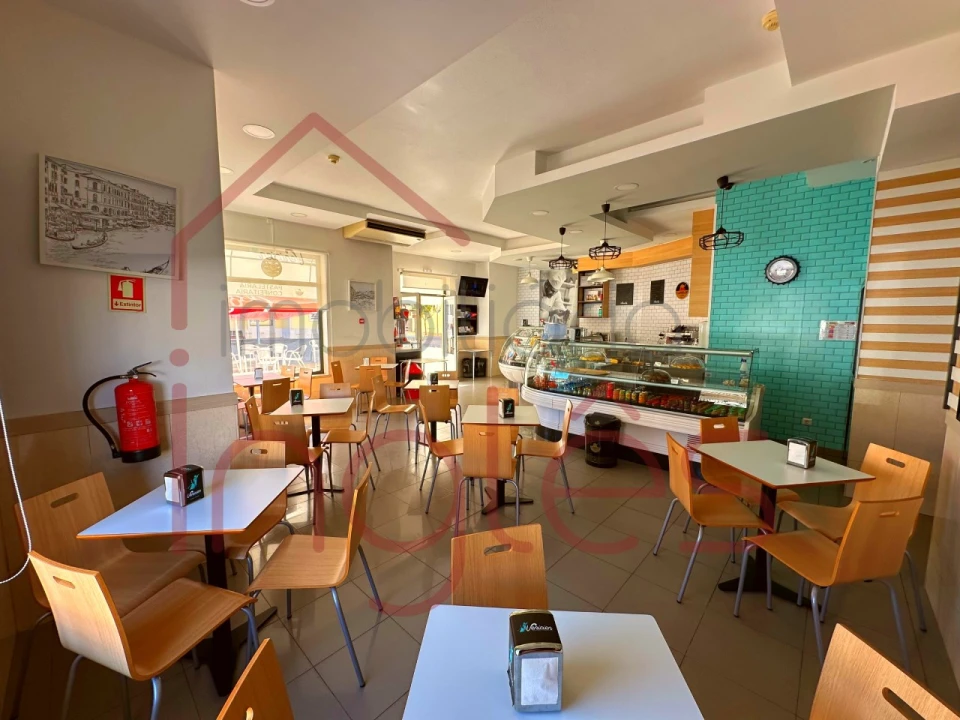 Negócio para Venda em Almeirim Foto 1