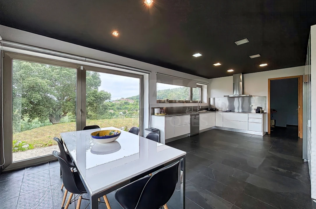 Moradia T5 para Venda em Sobrado e Bairros Foto 8