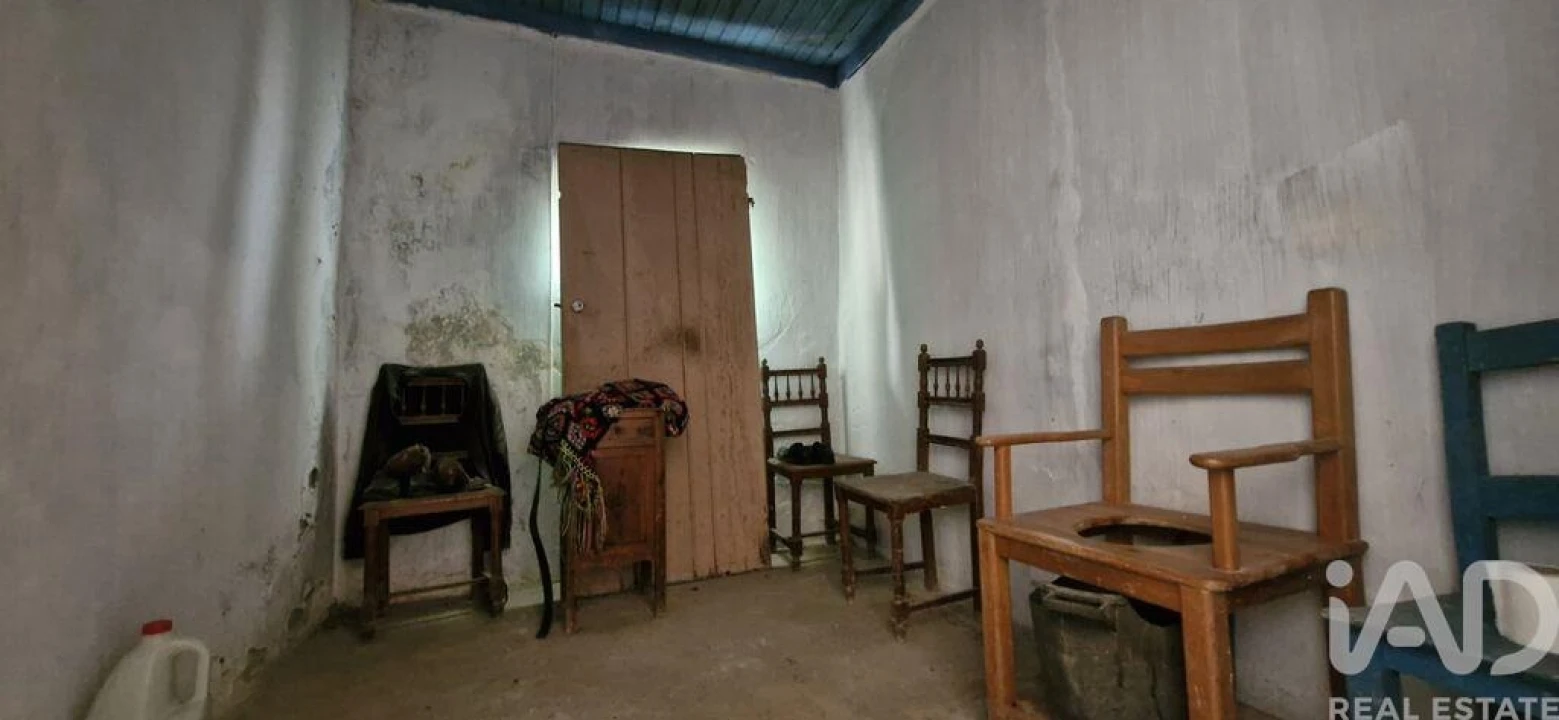 Moradia T3 para Venda em Almoster Foto 21