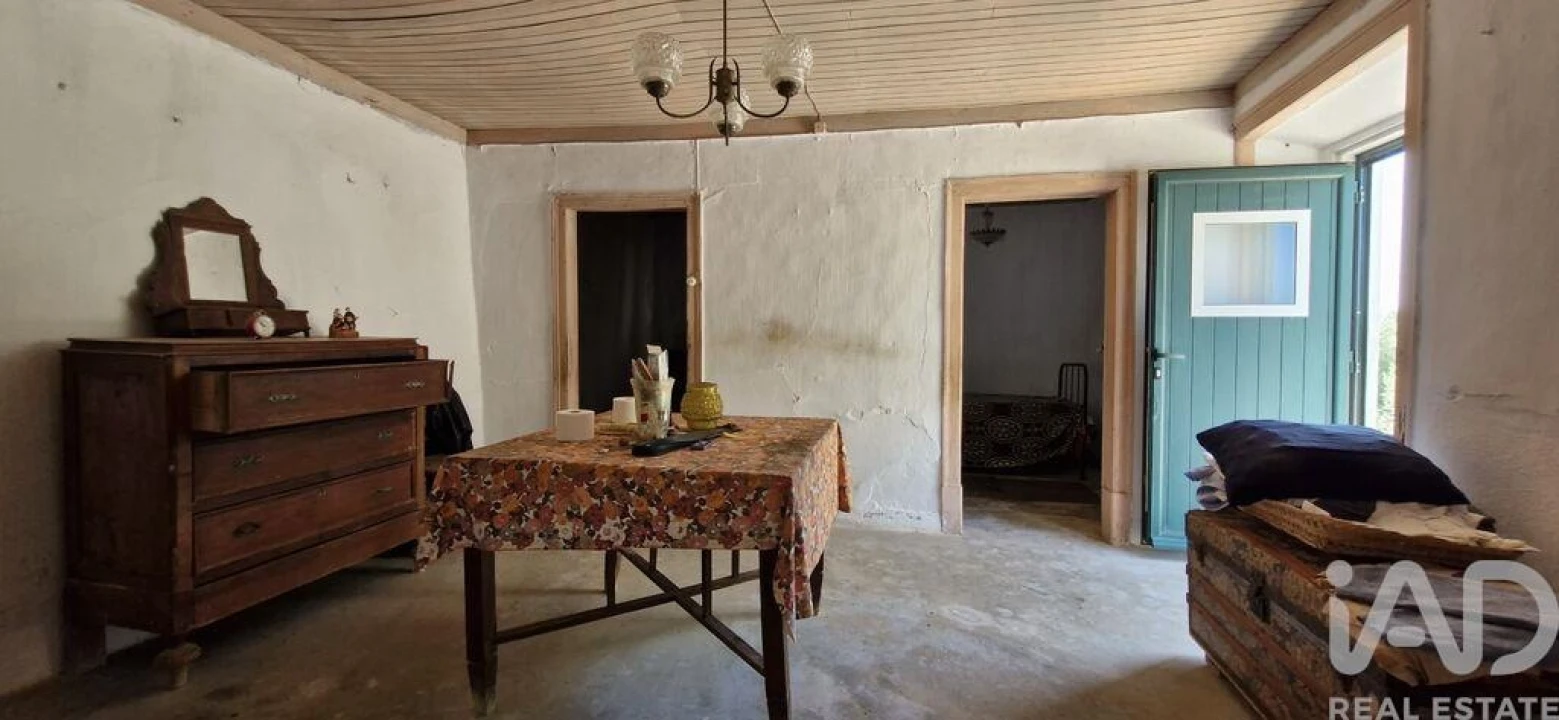 Moradia T3 para Venda em Almoster Foto 18