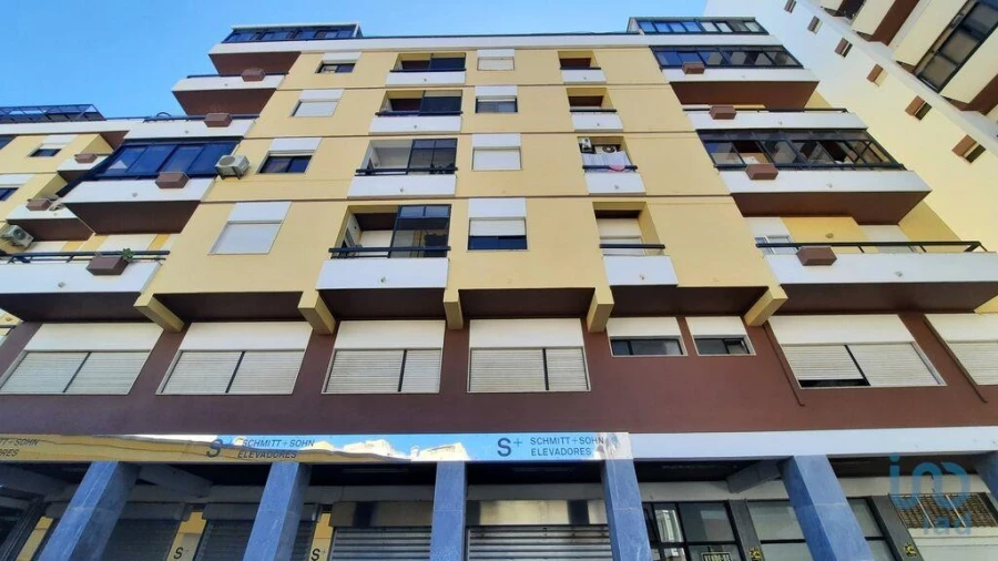 Apartamento T3 para Venda em Faro (Sé e São Pedro)