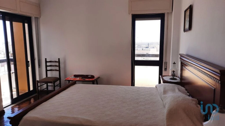 Apartamento T3 para Venda em Faro (Sé e São Pedro) Foto 13