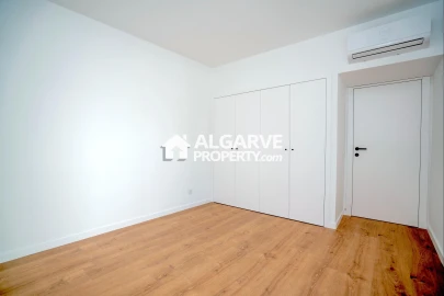 Moradia T4 para Venda em Quarteira