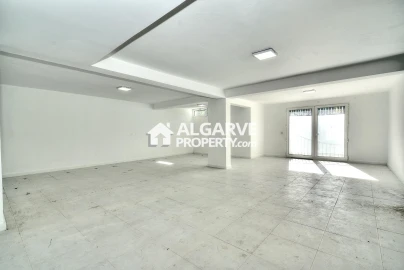 Moradia T4 para Venda em Quarteira