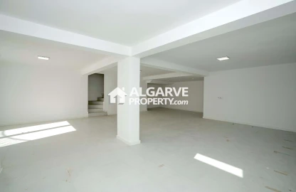 Moradia T4 para Venda em Quarteira