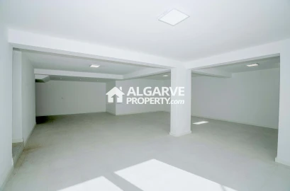 Moradia T4 para Venda em Quarteira