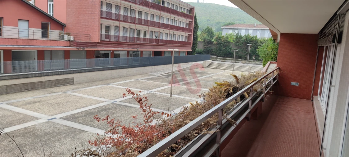 Apartamento T2 para Venda em Urgezes Foto 12