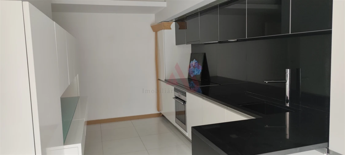 Apartamento T2 para Venda em Urgezes Foto 5