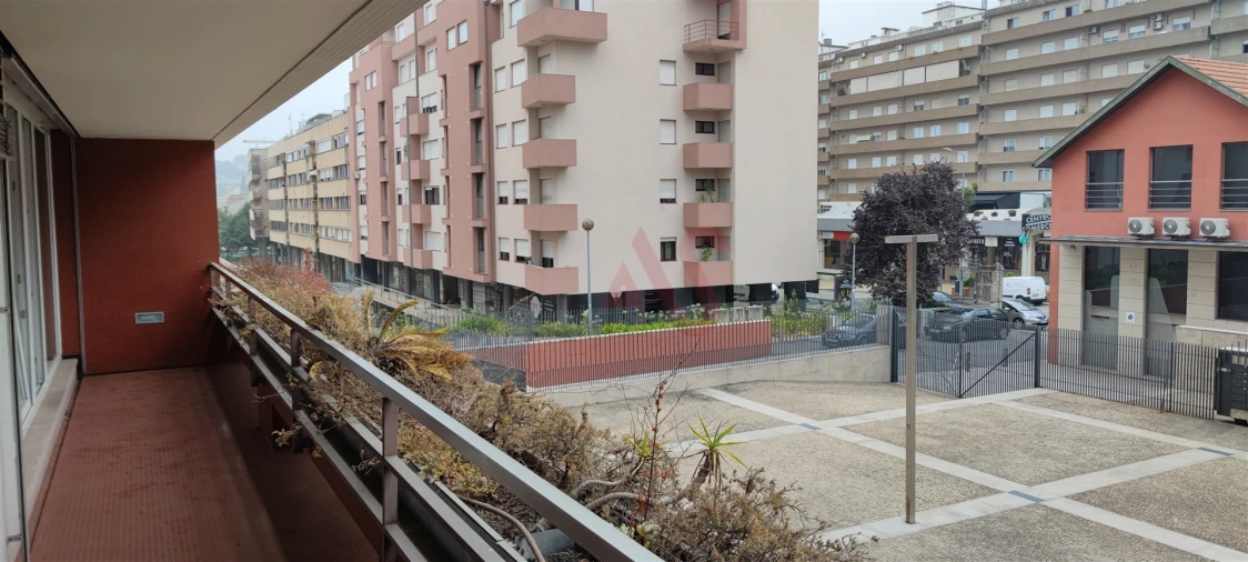 Apartamento T2 para Venda em Urgezes Foto 9