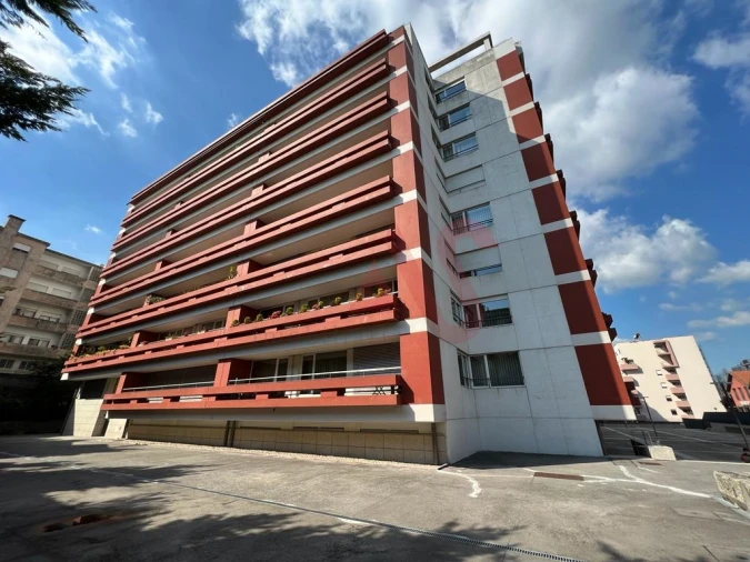 Apartamento T2 para Venda em Urgezes Foto 17