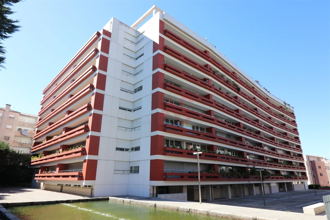 Apartamento T2 para Venda em Urgezes Foto 7