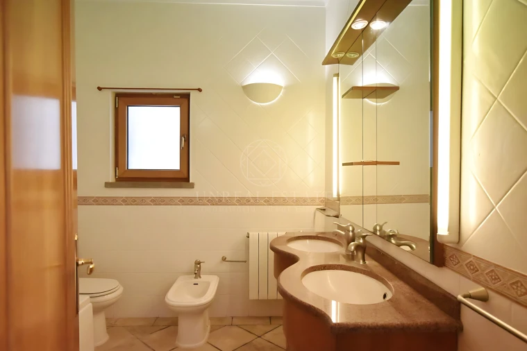 Moradia T3 para Venda em Sesimbra (Castelo) Foto 46