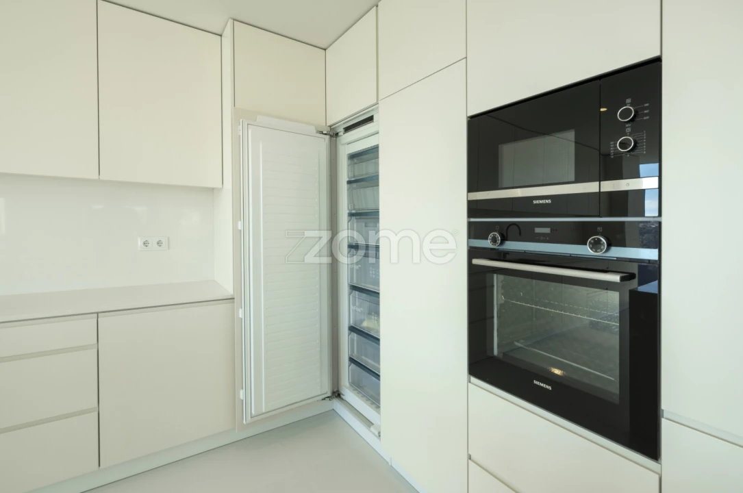 Apartamento T3 para Venda em Lordelo do Ouro e Massarelos Foto 37