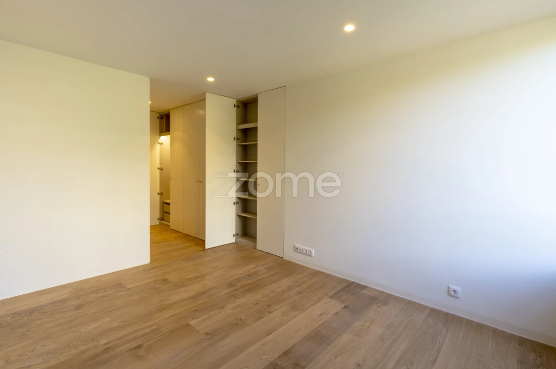 Apartamento T3 para Venda em Lordelo do Ouro e Massarelos Foto 49