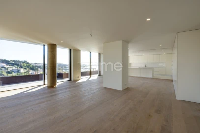 Apartamento T3 para Venda em Lordelo do Ouro e Massarelos