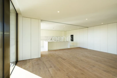Apartamento T3 para Venda em Lordelo do Ouro e Massarelos