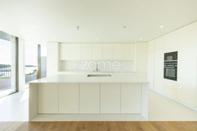 Apartamento T3 para Venda em Lordelo do Ouro e Massarelos
