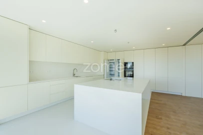 Apartamento T3 para Venda em Lordelo do Ouro e Massarelos