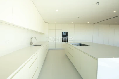 Apartamento T3 para Venda em Lordelo do Ouro e Massarelos