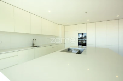 Apartamento T3 para Venda em Lordelo do Ouro e Massarelos