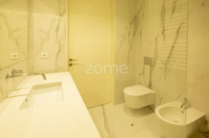 Apartamento T3 para Venda em Lordelo do Ouro e Massarelos