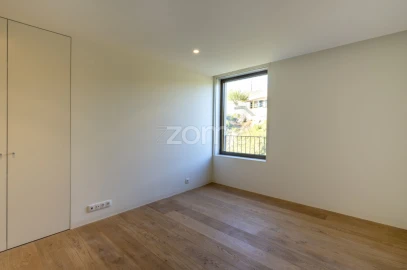 Apartamento T3 para Venda em Lordelo do Ouro e Massarelos