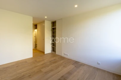 Apartamento T3 para Venda em Lordelo do Ouro e Massarelos
