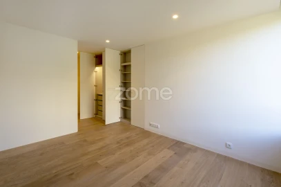 Apartamento T3 para Venda em Lordelo do Ouro e Massarelos