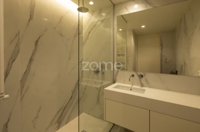 Apartamento T3 para Venda em Lordelo do Ouro e Massarelos