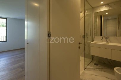 Apartamento T3 para Venda em Lordelo do Ouro e Massarelos