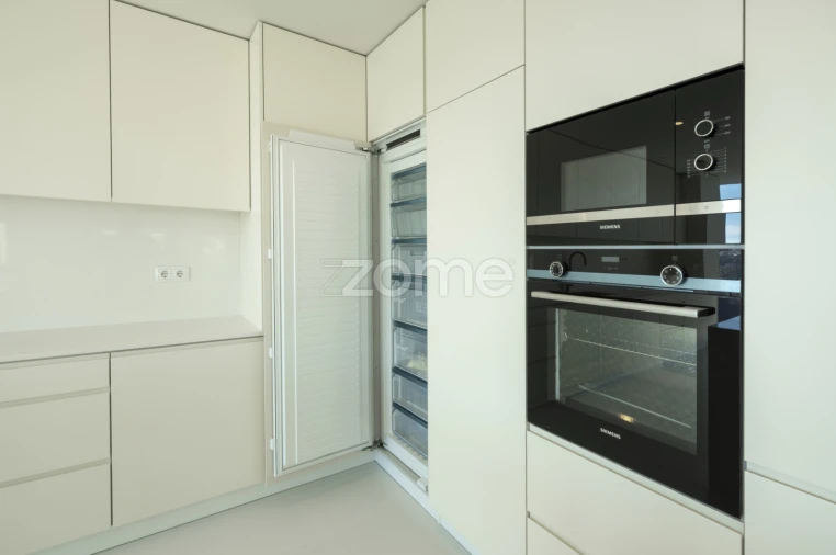 Apartamento T3 para Venda em Lordelo do Ouro e Massarelos Foto 37