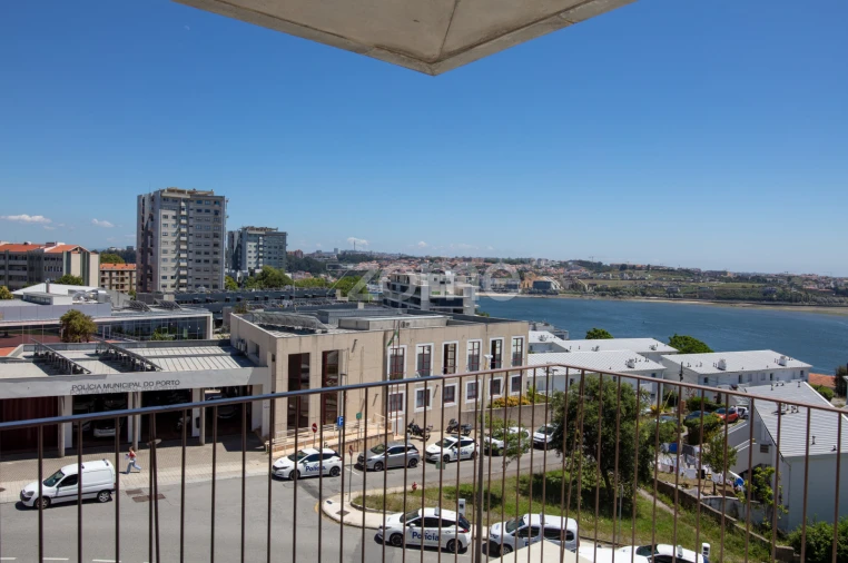 Apartamento T2 para Venda em Aldoar, Foz do Douro e Nevogilde Foto 4