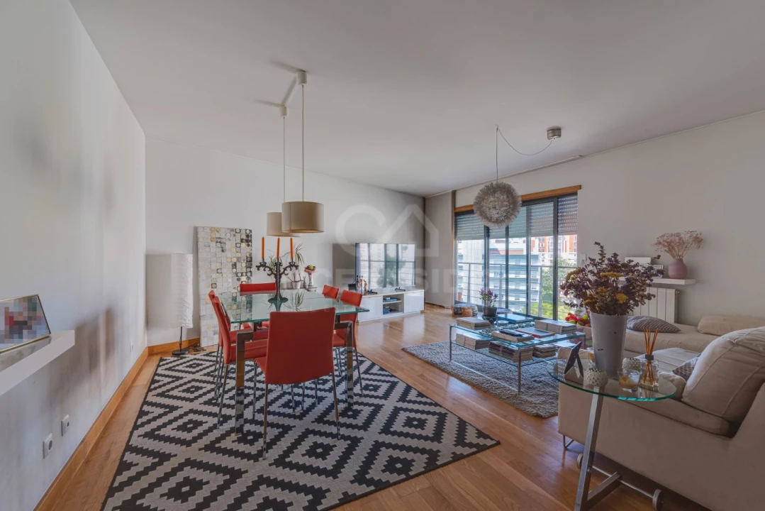 Apartamento T3 para Venda em Alvalade Foto 2