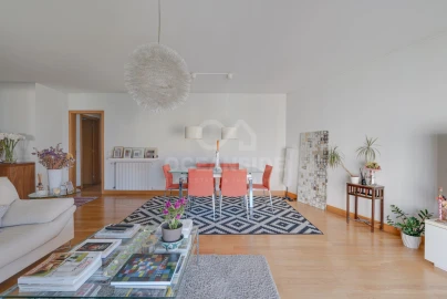 Apartamento T3 para Venda em Alvalade