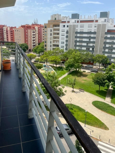 Apartamento T3 para Venda em Alvalade