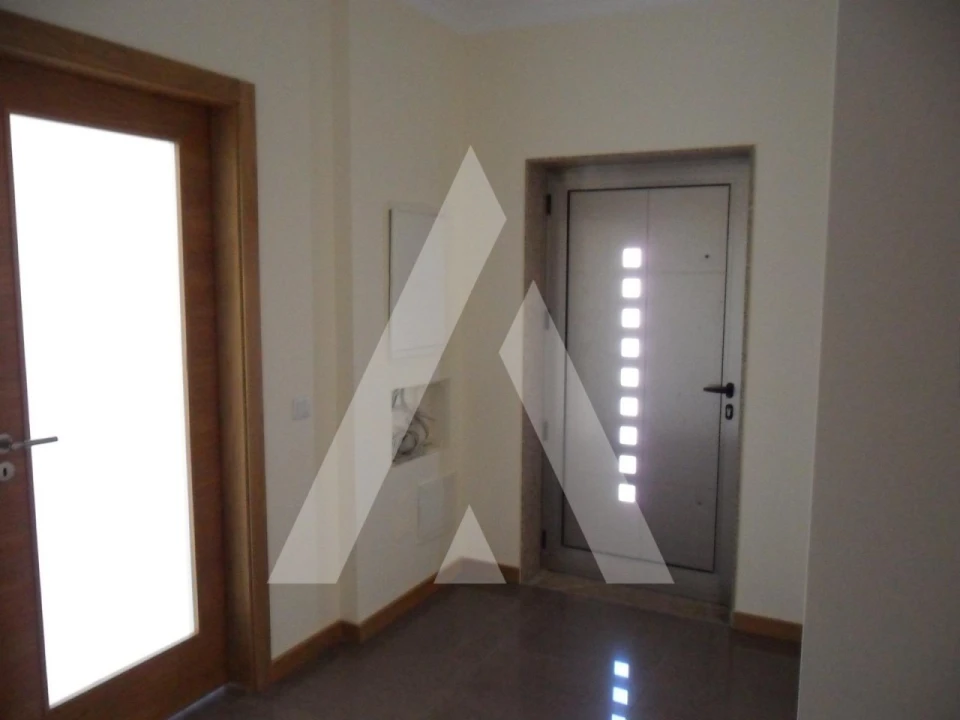 Moradia T3 para Venda em Duas Igrejas Foto 34