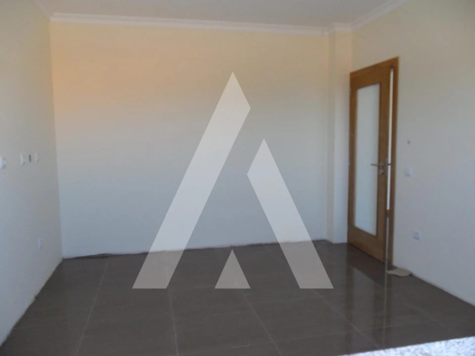 Moradia T3 para Venda em Duas Igrejas Foto 40