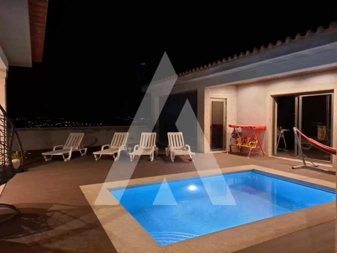 Moradia T3 para Venda em Duas Igrejas Foto 2