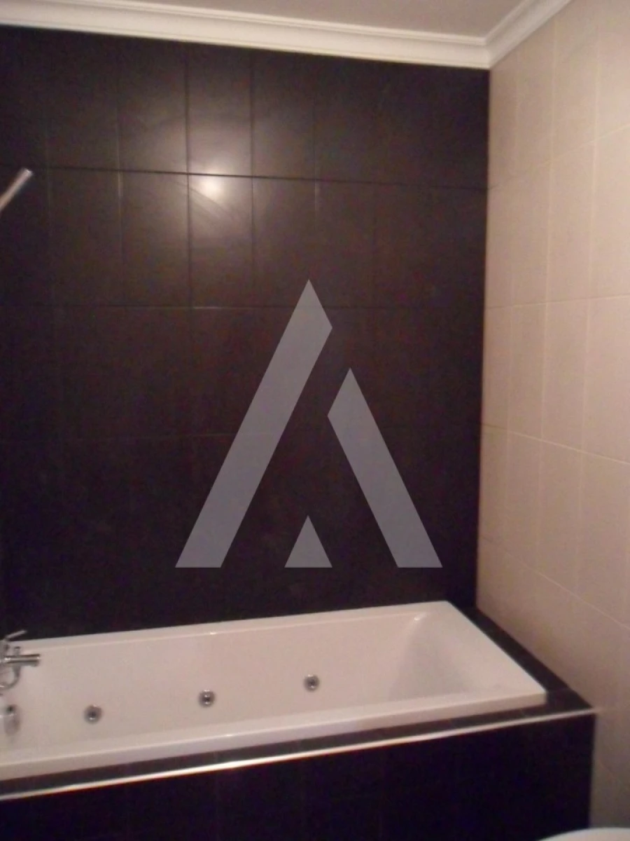 Moradia T3 para Venda em Duas Igrejas Foto 13