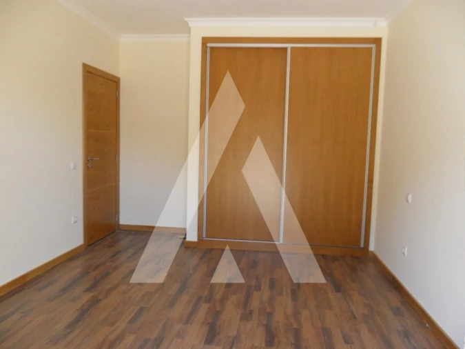 Moradia T3 para Venda em Duas Igrejas Foto 18