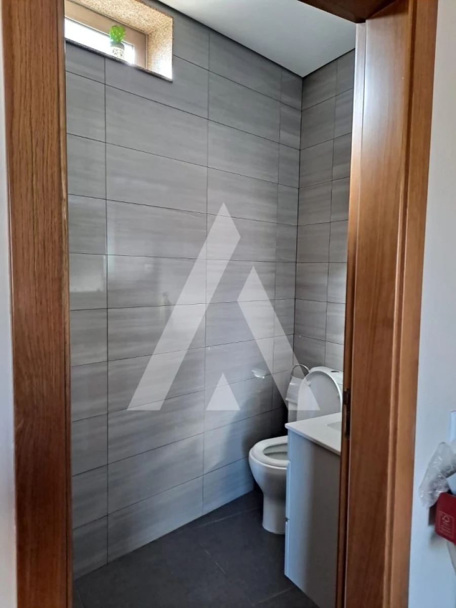 Moradia T3 para Venda em Duas Igrejas Foto 28