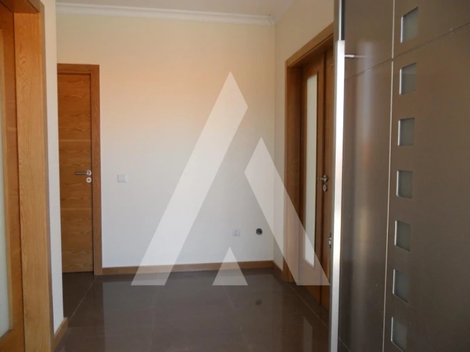 Moradia T3 para Venda em Duas Igrejas Foto 33