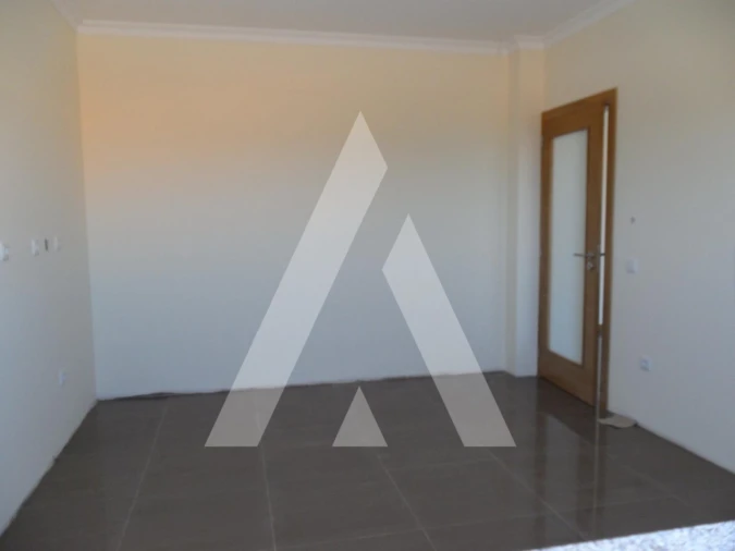 Moradia T3 para Venda em Duas Igrejas Foto 40