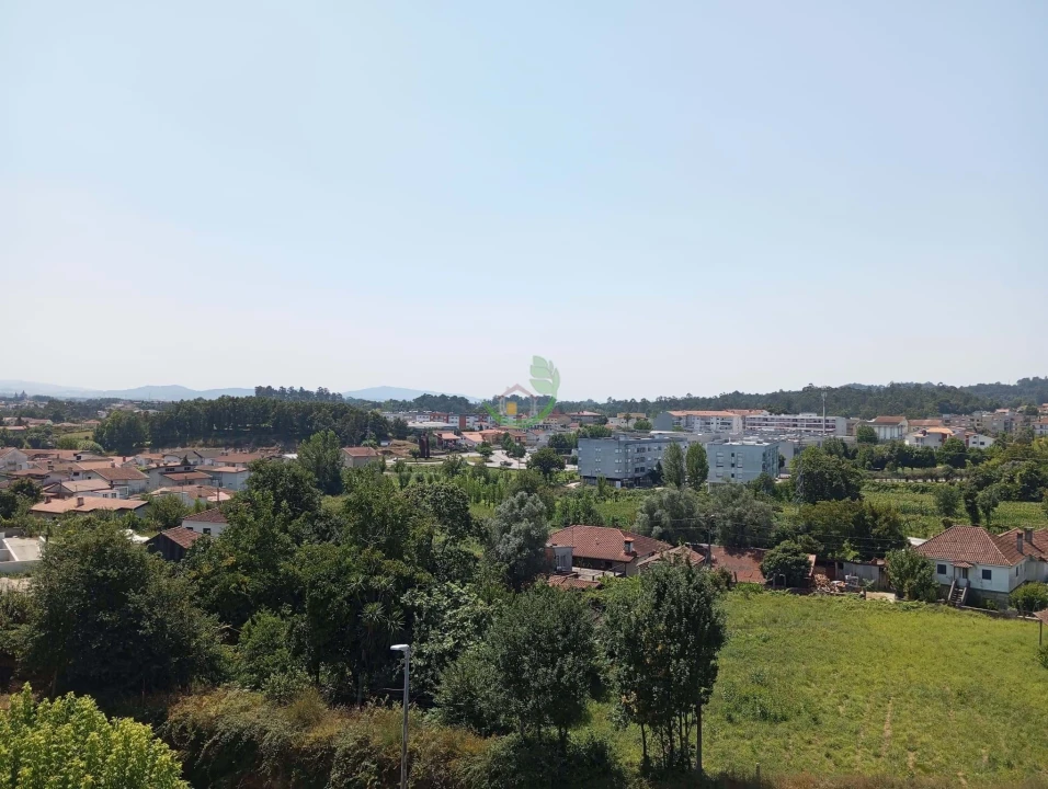Apartamento T4 para Venda em Vila Verde e Barbudo Foto 33