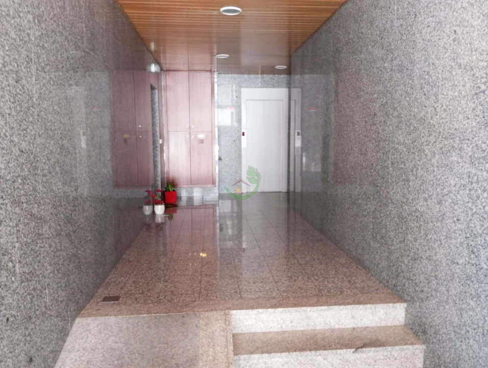 Apartamento T4 para Venda em Vila Verde e Barbudo Foto 6
